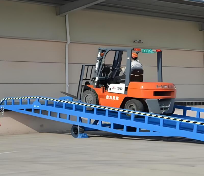 宁蒗移动式卸货平台（叉车用）